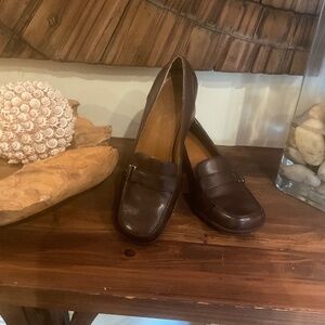 Bandolino  Brown Leather Loafer Shoes , Size 7.5